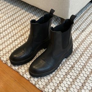 Black Chelsea boots size 9